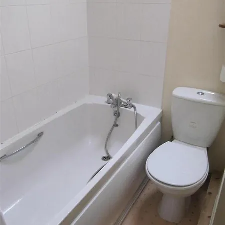 Horseshoe Apartment